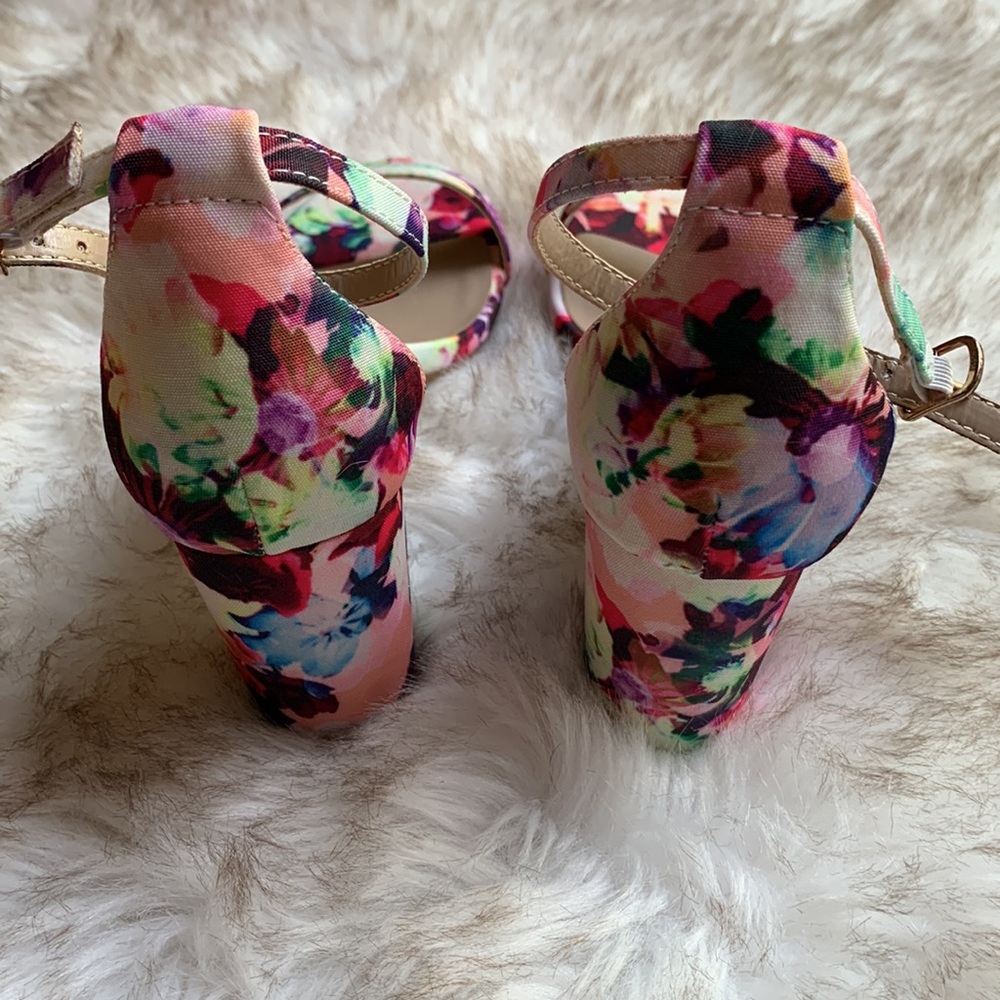 NWT Dream Pairs Heels - Picture 5 of 7